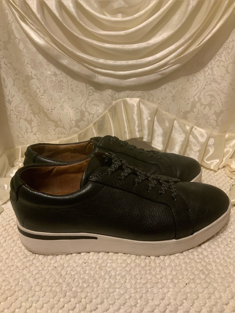 KENNETH COLE - Picture 5 of 14